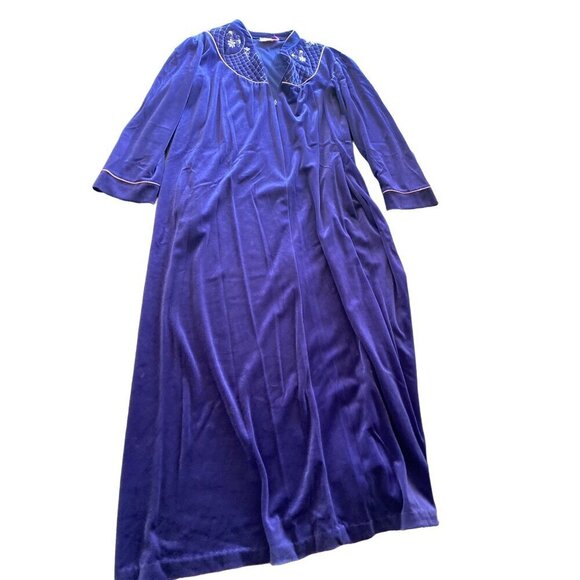 Heather Collection Purple Velour Nightgown Size Medium - Picture 1 of 5